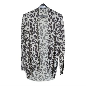 -556 H&M Sweater Cheetah Cardigan Long Sleeve Size L for women